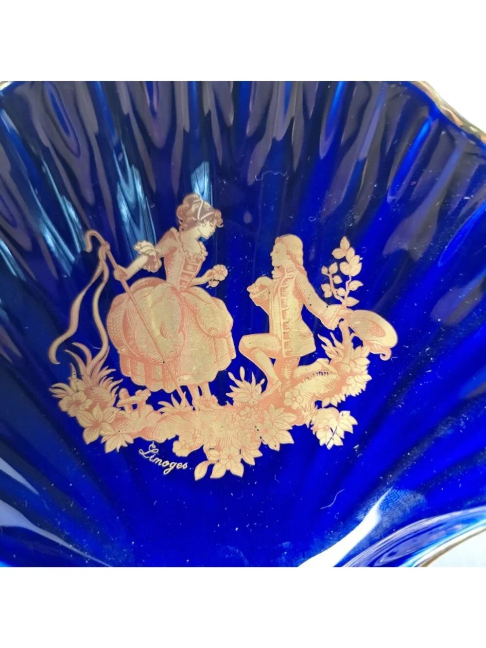 VINTAGE LIMOGES COBALT BLUE COURTING COUPLE GOLD SHELL SHAPE TRINKET TRAY DISH